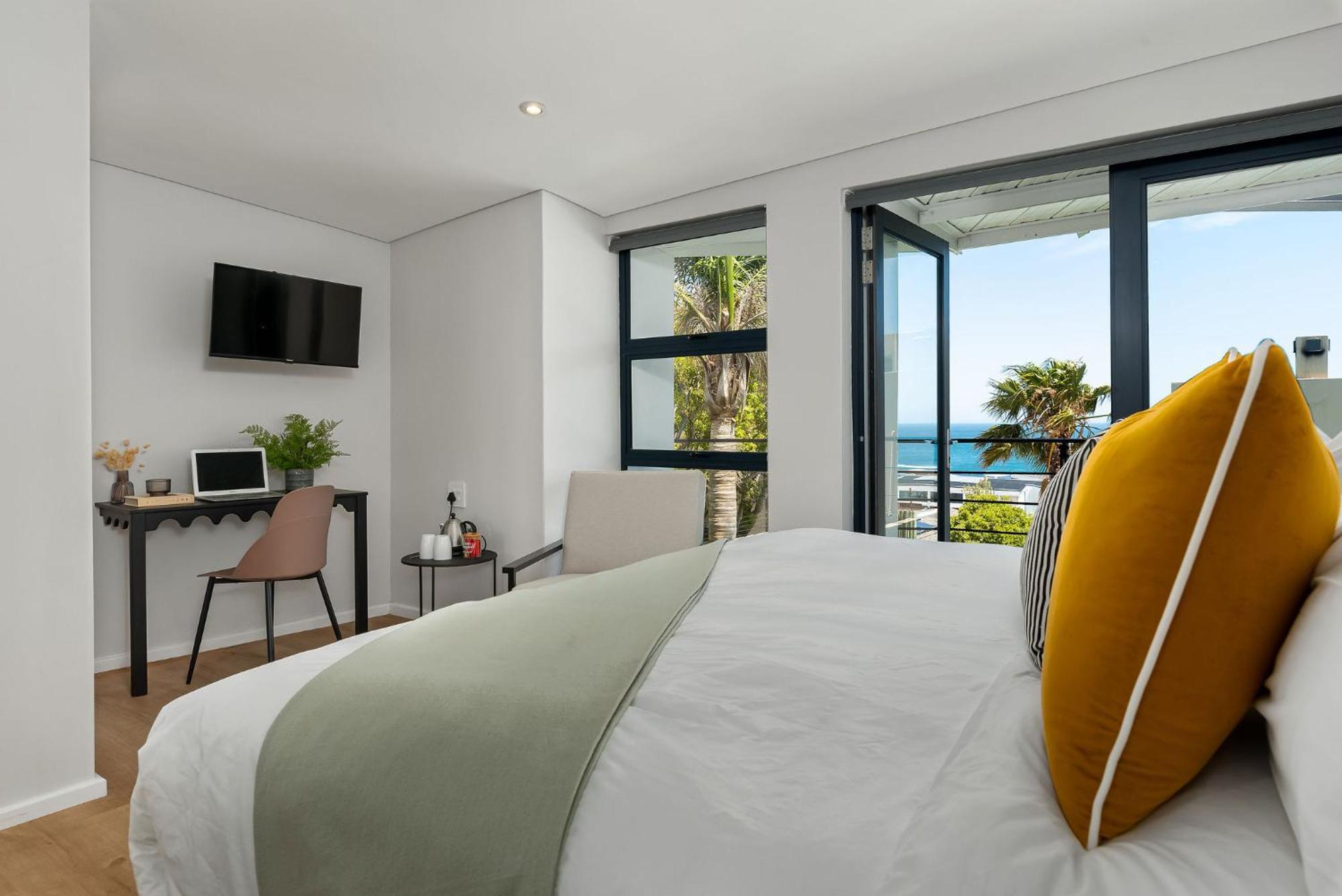 Neighbourgood 1St Crescent Camps Bay Hotel Cape Town Exterior photo