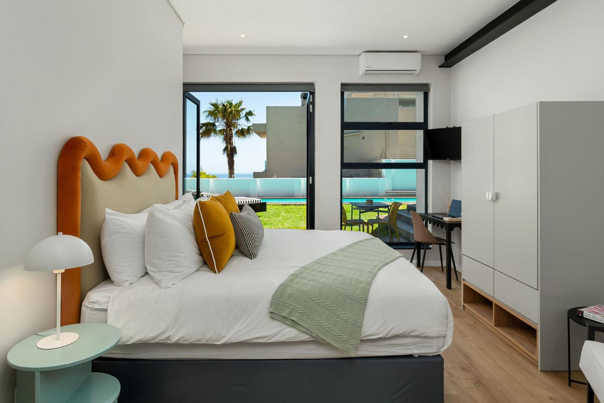 Neighbourgood 1St Crescent Camps Bay Hotel Cape Town Exterior photo